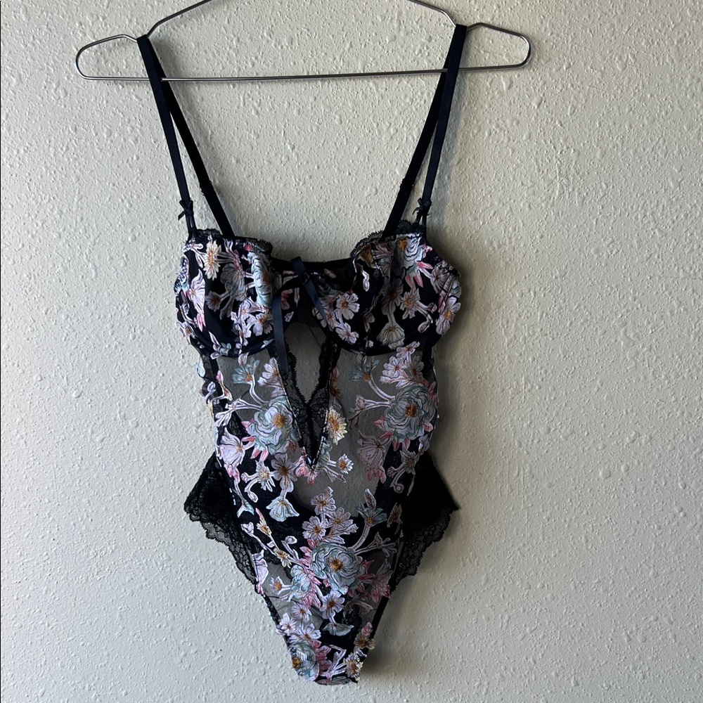 VS bodysuit